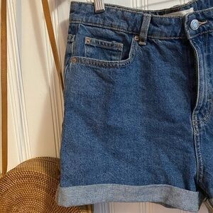 Denim & Co High Waisted 100% cotton boyfriend style,rolled, vintage style shorts